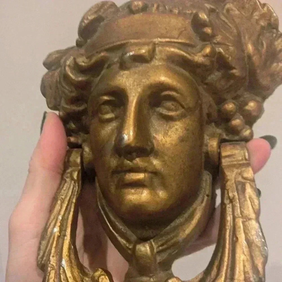 Antique large heavy brass  Athena door knocker - Picture 10 of 10